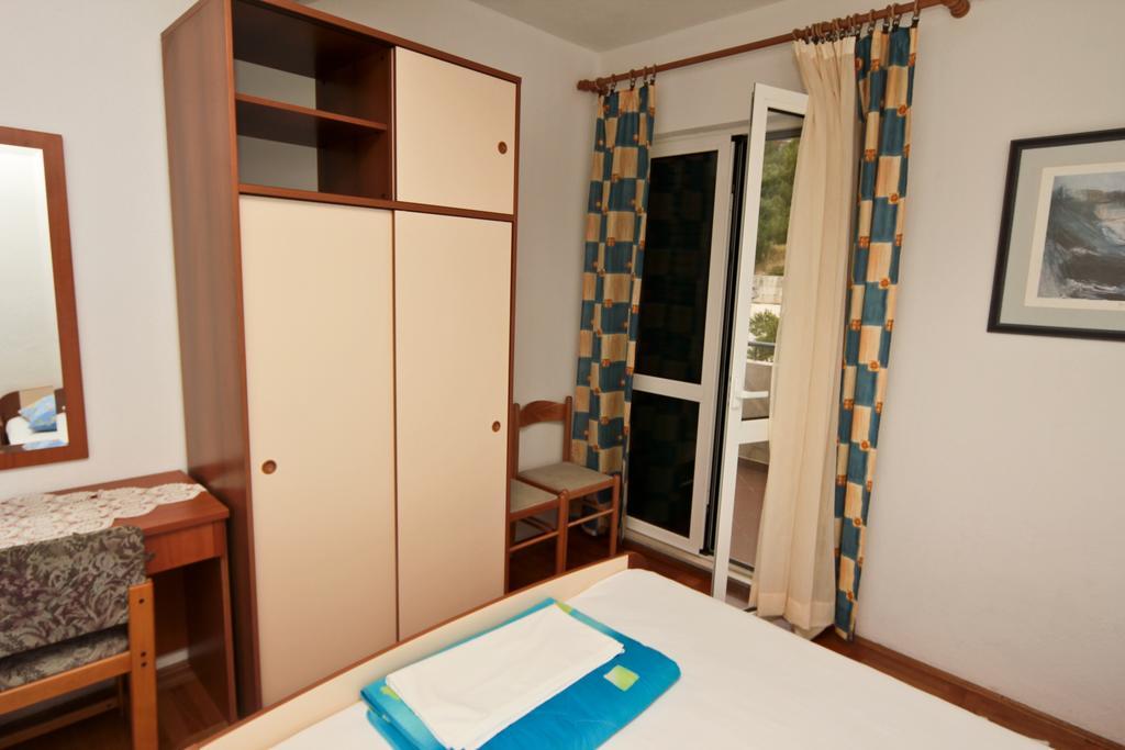 Apartments Toni Two Igrane Eksteriør billede