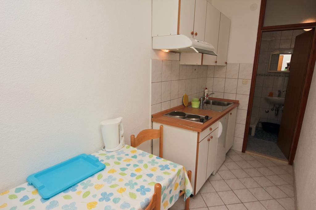 Apartments Toni Two Igrane Eksteriør billede
